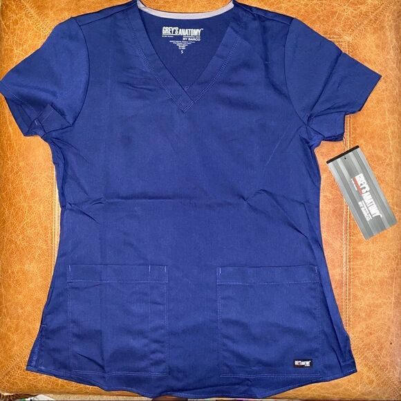 NWT Grey’s Anatomy Scrub Top - Picture 1 of 3